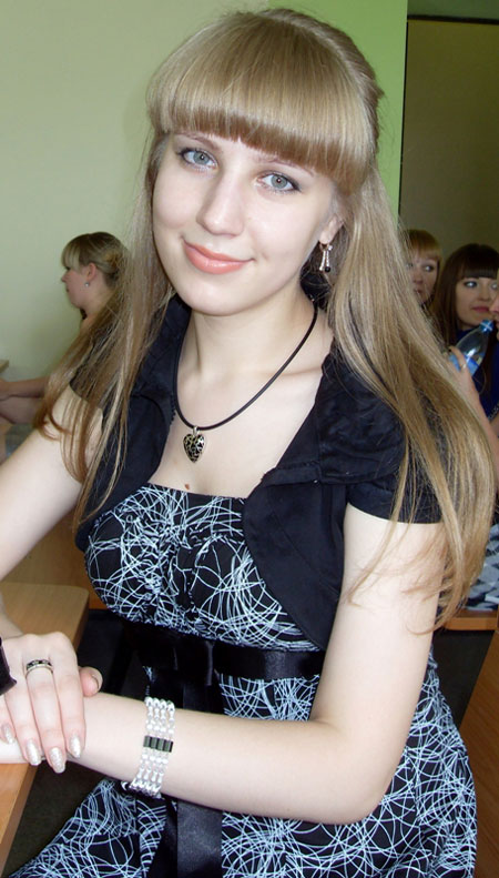 young woman meeting - ua-marriage.com
